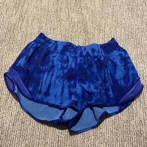 hotty hot lululemon shorts size 6 and 2.5"